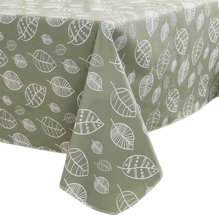 Are oilcloth tablecloths safe?