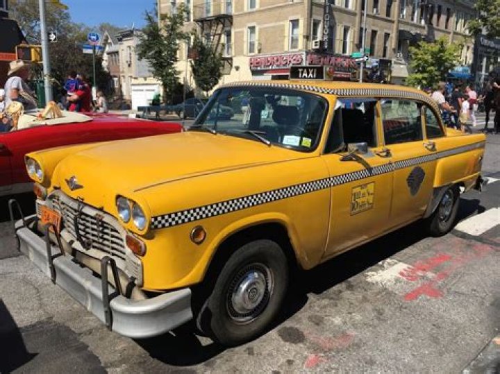 Are yellow taxi cab?