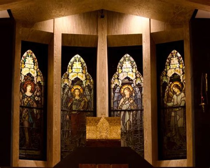 Can a catholic church have two tabernacles?