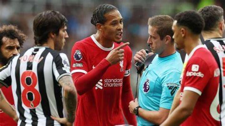 Can referees be from the same company?