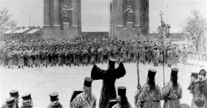 Did father gapon died in bloody sunday?