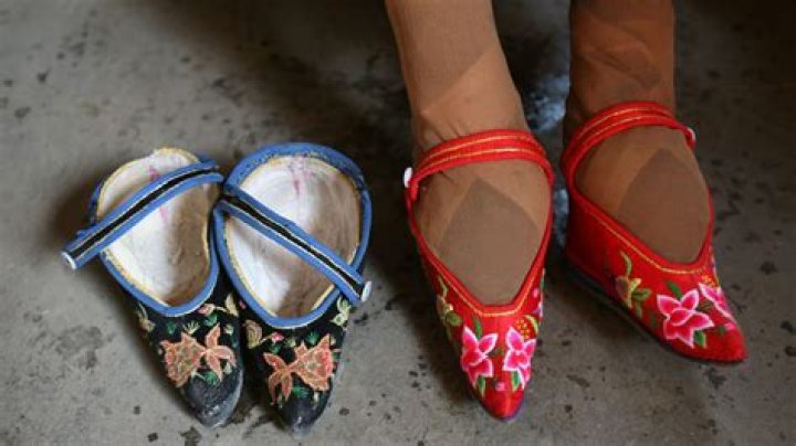 Did geisha bind feet?