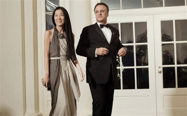 Did vera wang work at vogue?