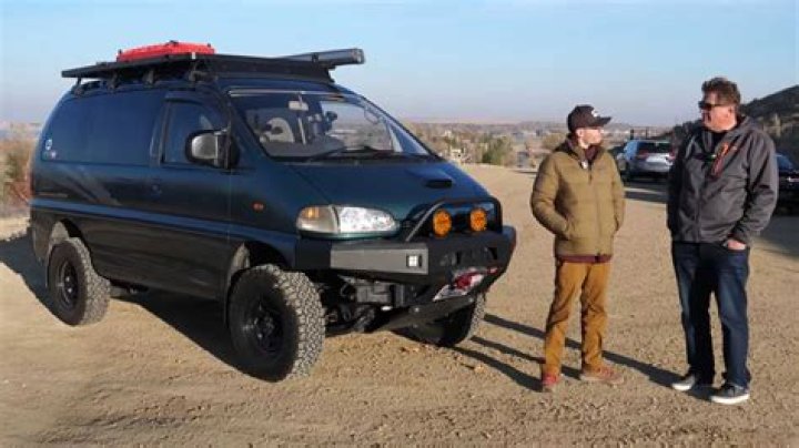 Do they still make autocar trucks?
