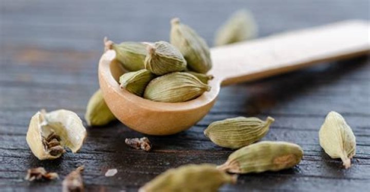 Has cardamom got iron in it?