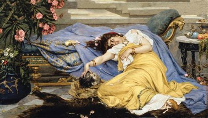 How did fulvia die?