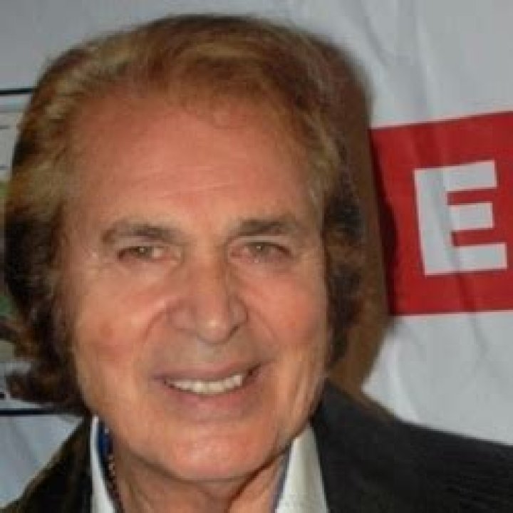 How tall is engelbert humperdinck?