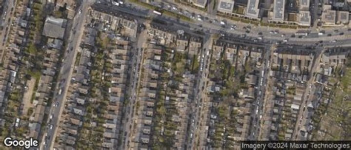 Is bowes park safe?