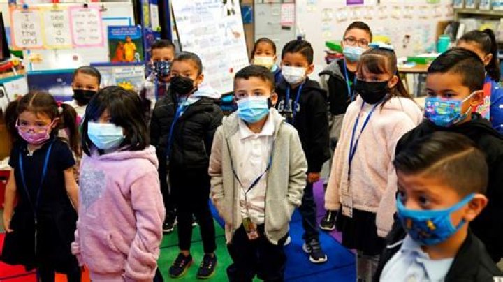 Should kindergarteners wear masks?