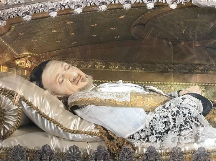 What does not incorrupt mean?