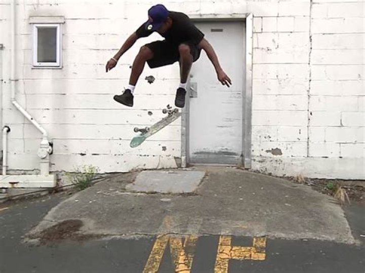 When did ishod wair start skating?