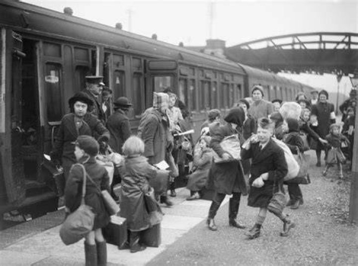 Where did evacuees go in scotland?