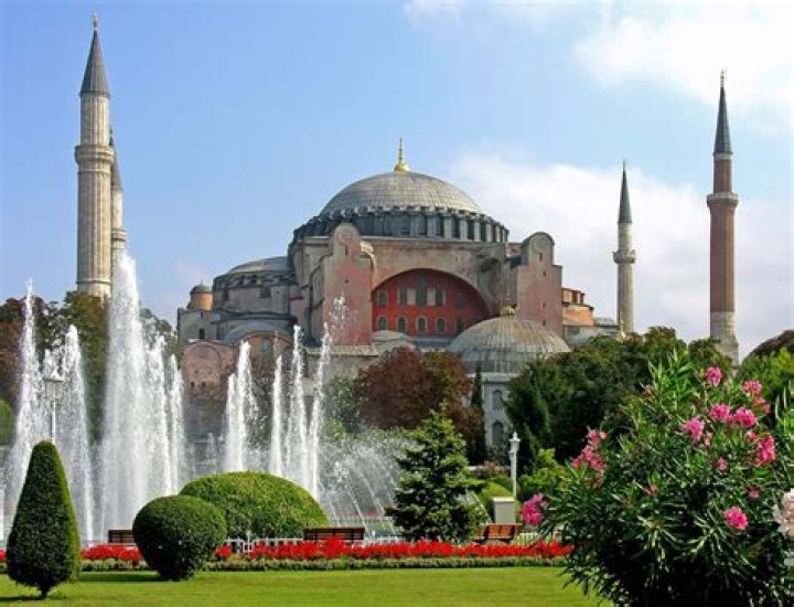 Where is hagia sophia located?