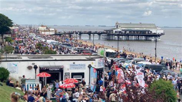 Which is better cleethorpes or mablethorpe?