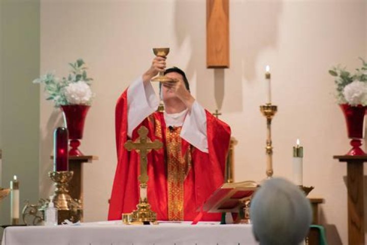 Who helps priest during mass?