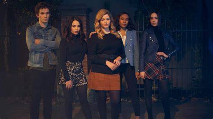 Who is the killer in pretty little liars the perfectionists?