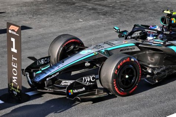 Who is the youngest pole sitter in f1?