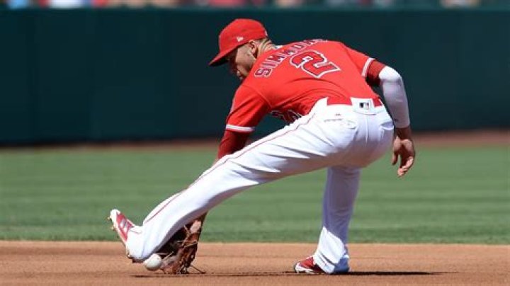 Why did andrelton simmons opt out?